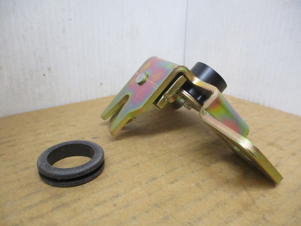 Caterpillar 369-3699 Key Latch for Hood and Cabin Riser | CAT 3693699