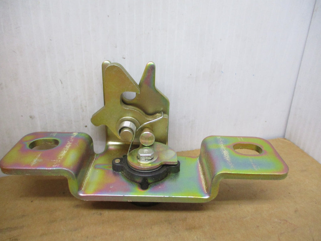 Caterpillar 369-3699 Key Latch for Hood and Cabin Riser | CAT 3693699